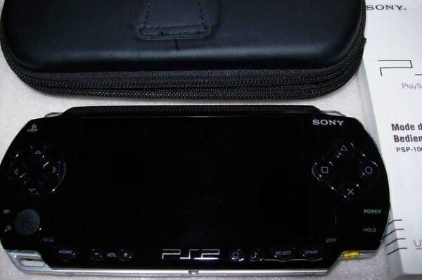 Sony PSP 1004 FAT-SLIM & LITE Konsole mit Zubehör und Spielen nach Wahl - Image 1