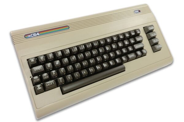 The C64 Maxi Konsole mit 64 Retro Spielen von Commodore - Image 3