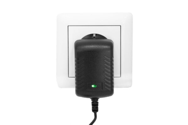 Ladegerät für Kinder Elektroautos 12V Bleiakku 4.5AH - 10AH - Image 1