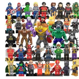 Superhelden-Spielzeugsets: 38 Bausteine, Puppen & Spielzeugtaschen