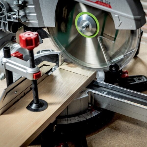 Metabo KGS 18LTX BL216 Akku Kappsäge mit Ladegerät - Einführungsangebot - Image 1