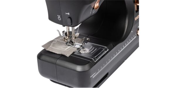 EASYmaxx Kompakt-Nähmaschine mit 12 Sticharten und Nählicht, B-Ware - Image 4