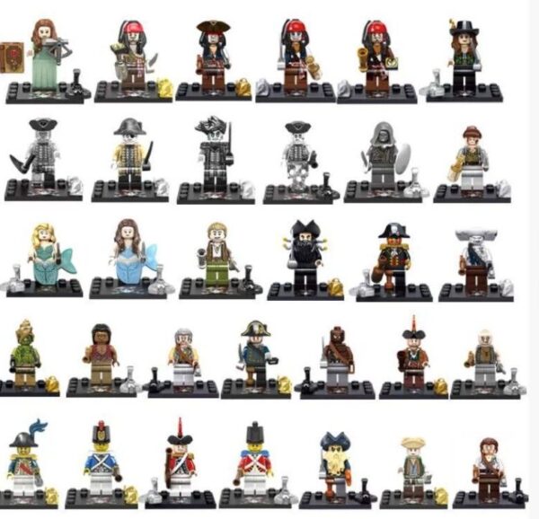32 Piratenbausteine & Minifiguren - Kreatives Spielzeug für Kinder